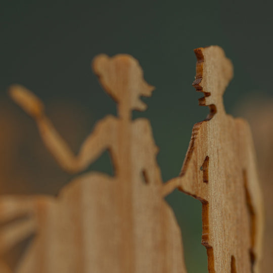 Personalisierte Hochzeitskarte "Brautpaar", als Hochzeitseinladung, Glückwunschkarte oder Tischdekoration - Silhouette aus echtem Lärchenholz