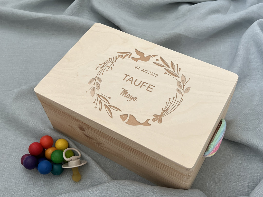 Blumenkranz | Erinnerungskiste Baby | Personalisierte Erinnerungsbox aus Holz | Geschenk Geburt, Taufe, Schwangerschaft, Babyparty, Kommunion
