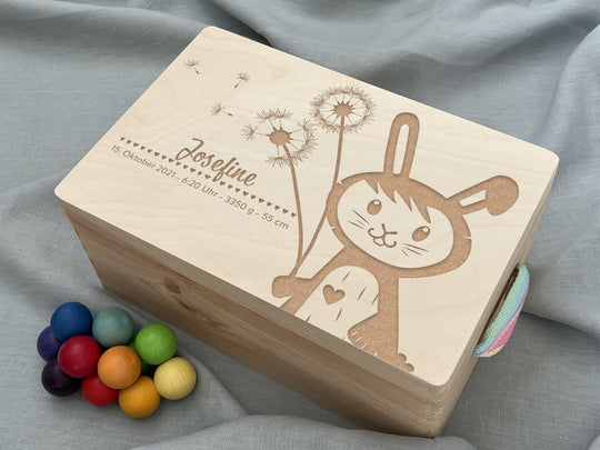 Personalisierte Erinnerungsbox aus Holz | Erinnerungskiste Baby | Hase | Geschenk zur Schwangerschaft, Geburt, Taufe, Kommunion Babyparty