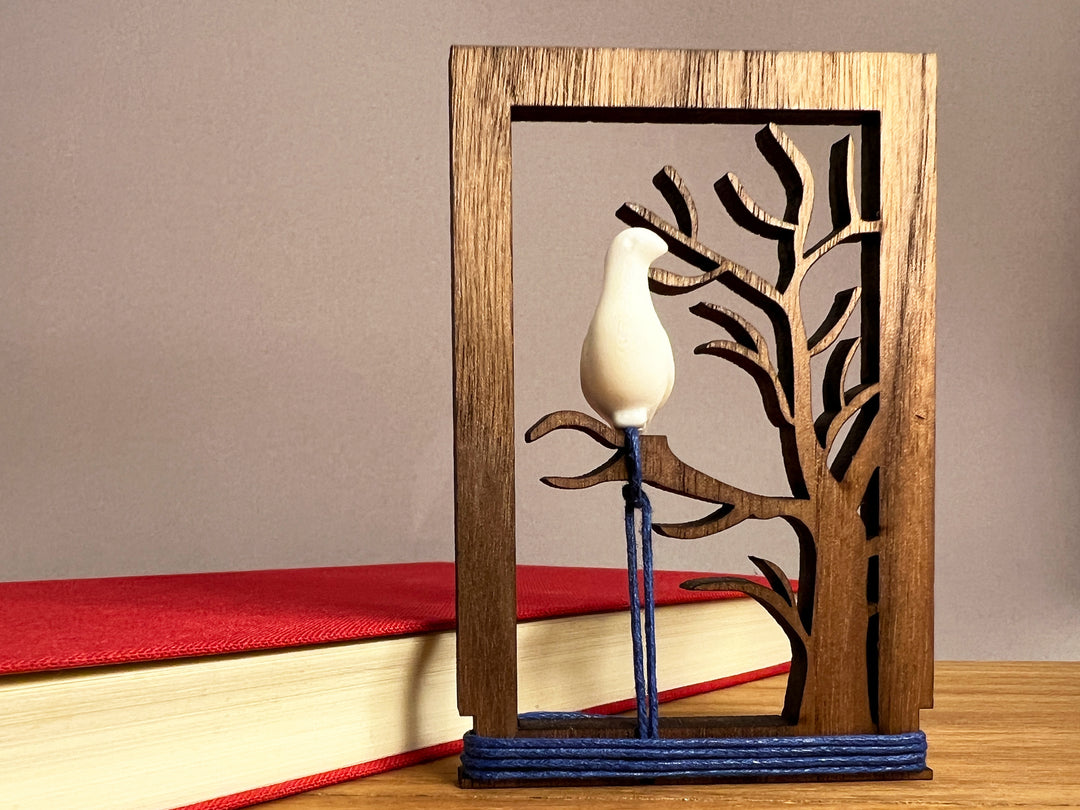 Lesezeichen Motiv Taube mit Holzständer Weihnachtsgeschenk Wichtelgeschenk Edles Mitbringsel